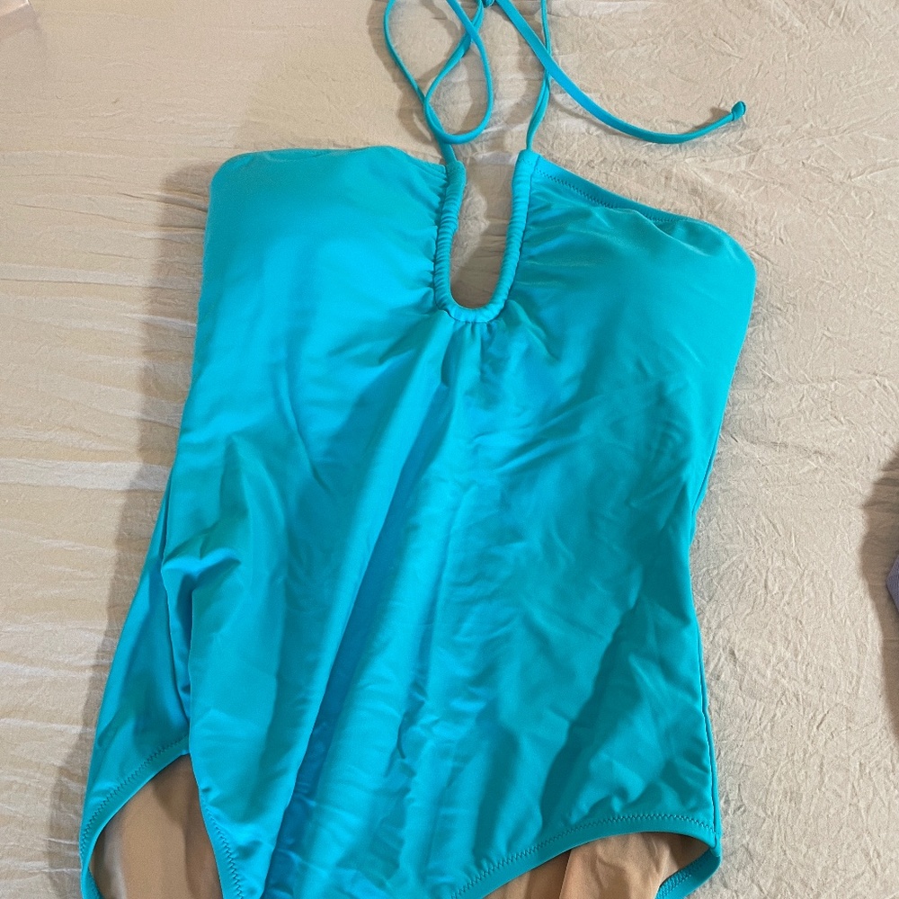 Keyhole One Piece Swimsuit